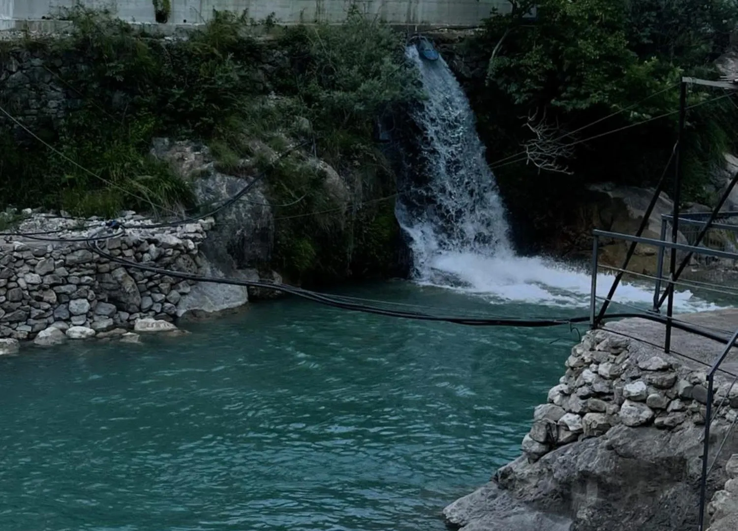 Bovilla Canyon Тирана Отель